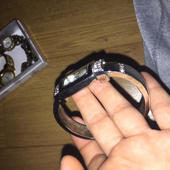 MOP & CZ, Quartz Bangle Watch - Picture 2 of 2